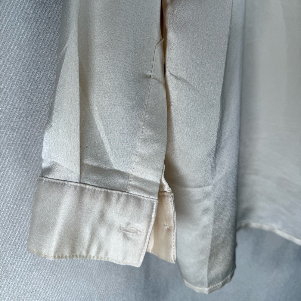 Missguided Satin Like Mid Fit Button Up Blouse with Collar - Size 4 in Cream - Picture 8 of 10